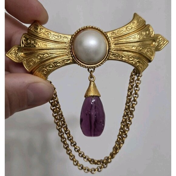 Ben-Amun Jewelry - Vintage Ben-Amun Gold Tone Faux Pearl & Purple Glass Dangle Brooch Pin